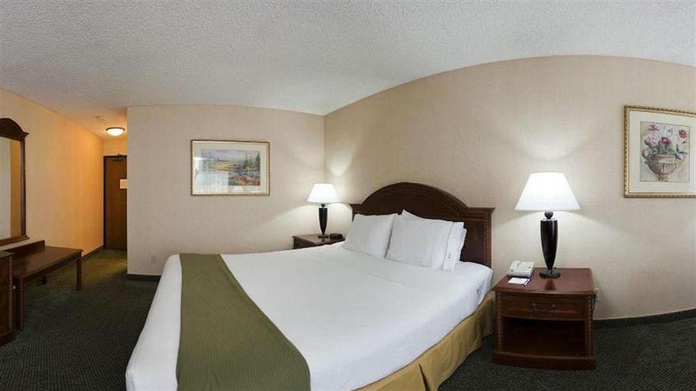 Fairfield & By Marriott Los Angeles Hotel